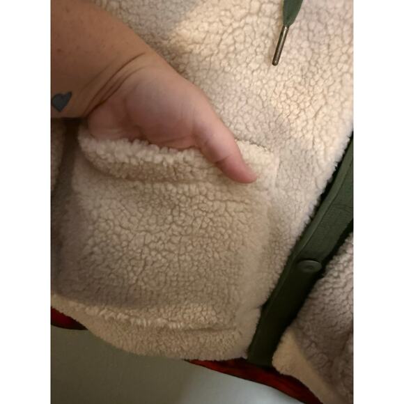 Sundance reversible buffalo plaid and Sherpa jacket - Picture 9 of 10